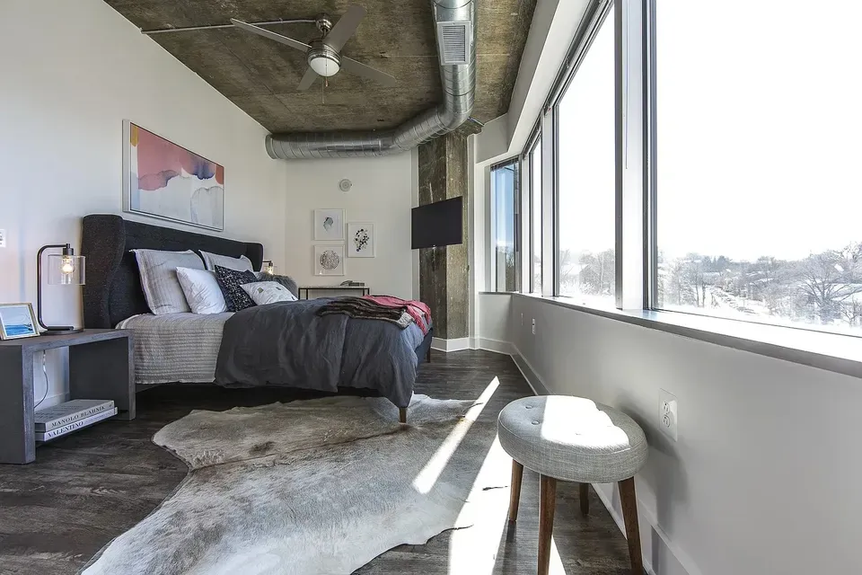3 Bed 2 Bath Contemporary High-Rise Condo in Alexandria, VA - 4