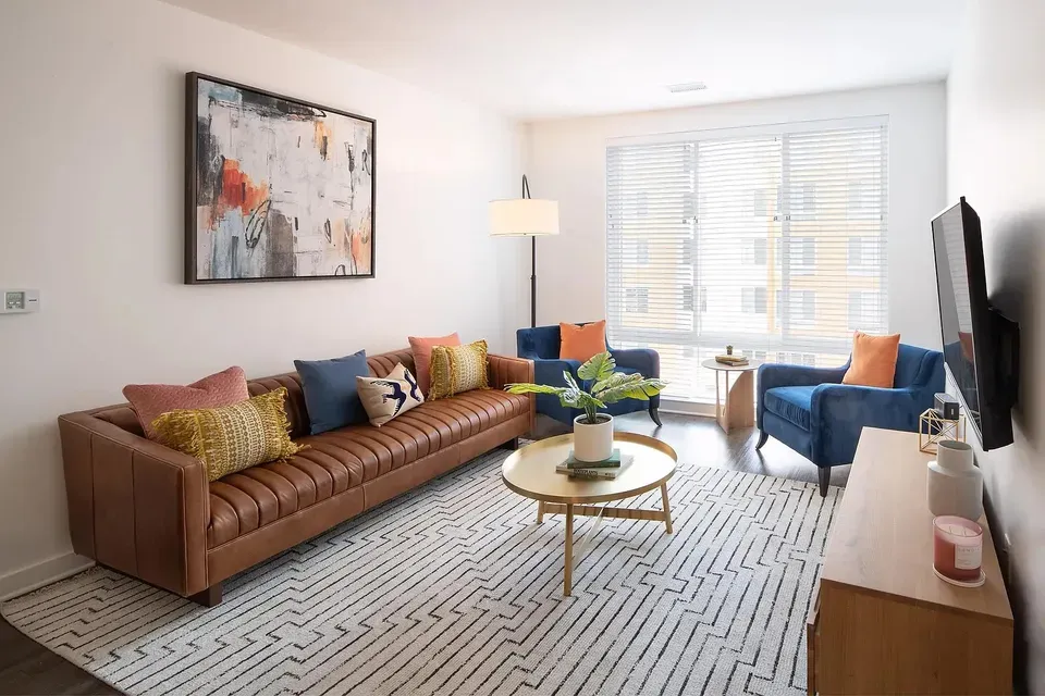 3 Bed 2 Bath Contemporary High-Rise Condo in Alexandria, VA - 4