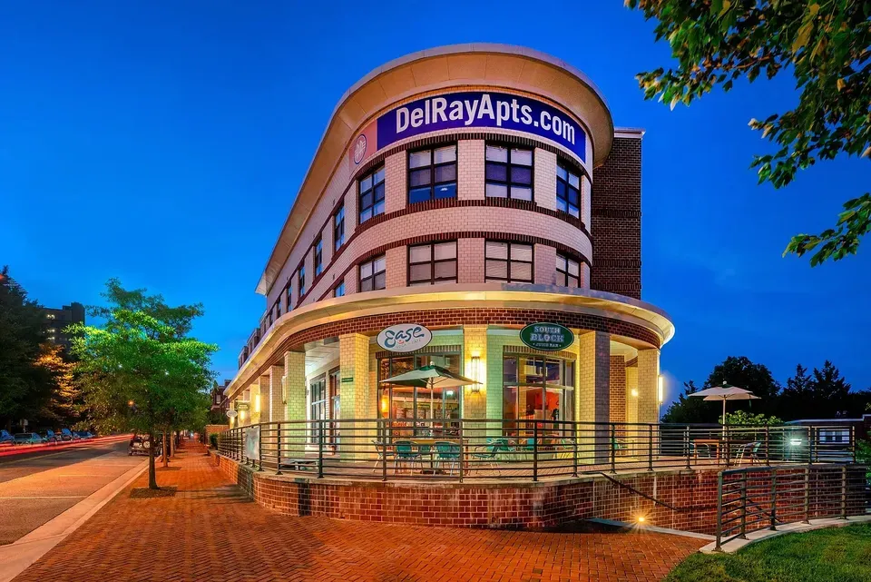 3 Bed 2 Bath Contemporary High-Rise Condo in Alexandria, VA - 3