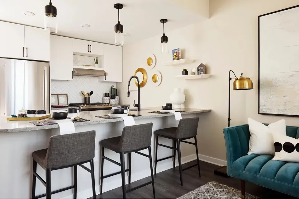 3 Bed 2 Bath Contemporary High-Rise Condo in Alexandria, VA - 4