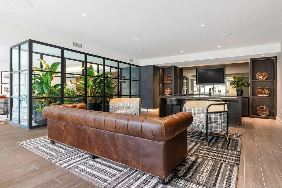 3 Bed 2 Bath Contemporary High-Rise Condo in Alexandria, VA - 2