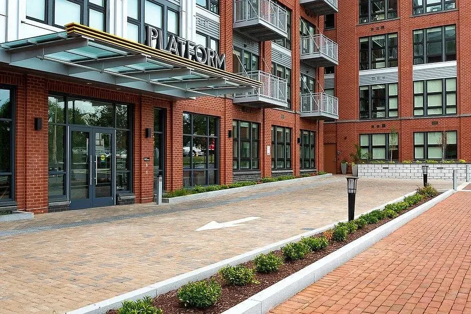 3 Bed 2 Bath Contemporary High-Rise Condo in Alexandria, VA - 3