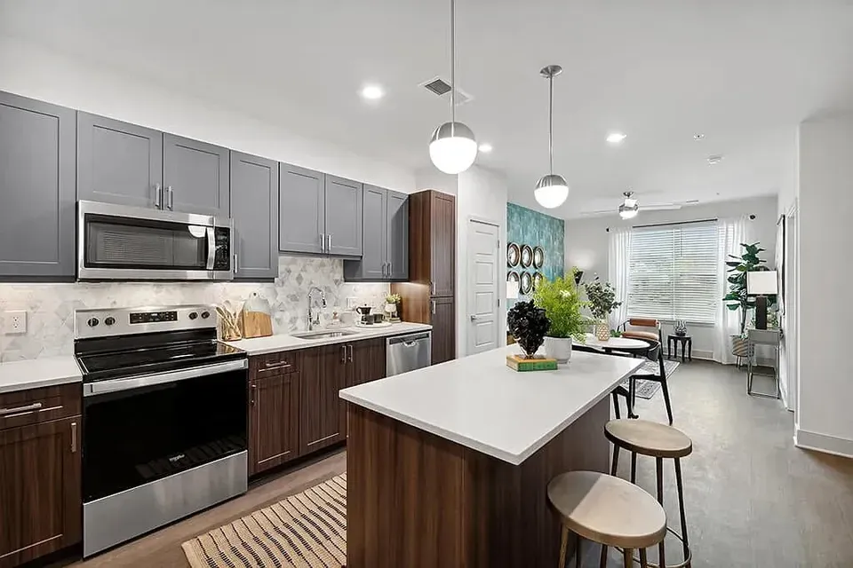 3 Bed 2 Bath Contemporary High-Rise Condo in Alexandria, VA - 1