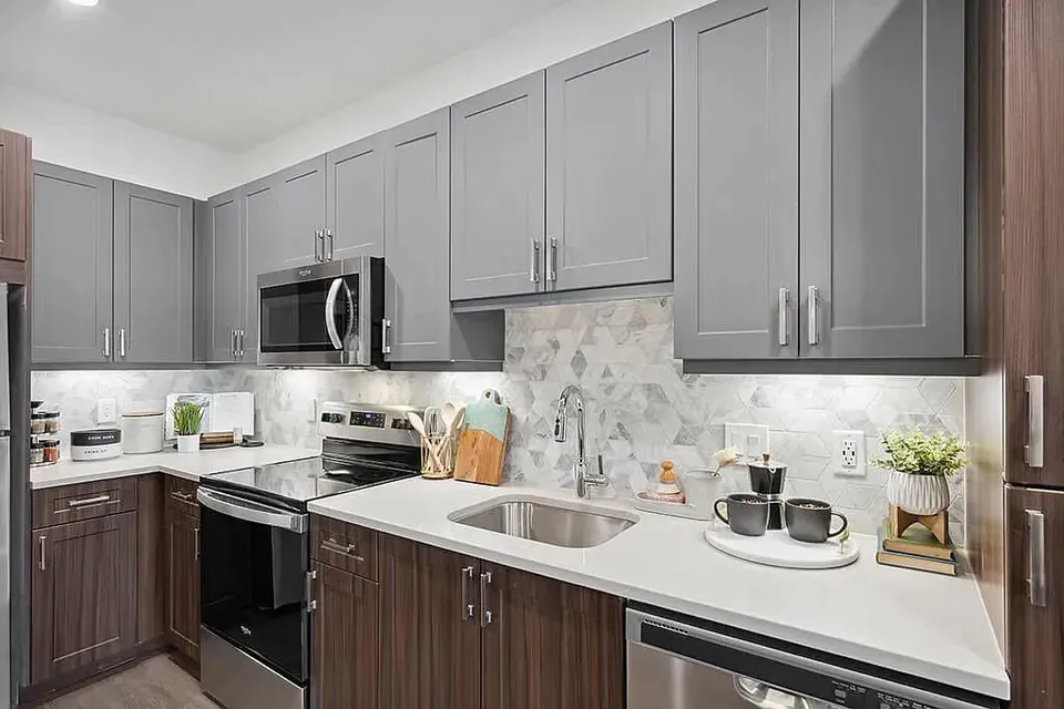 3 Bed 2 Bath Contemporary High-Rise Condo in Alexandria, VA - 2