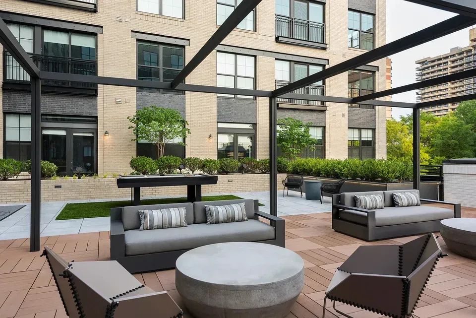 3 Bed 2 Bath Contemporary High-Rise Condo in Alexandria, VA - 4