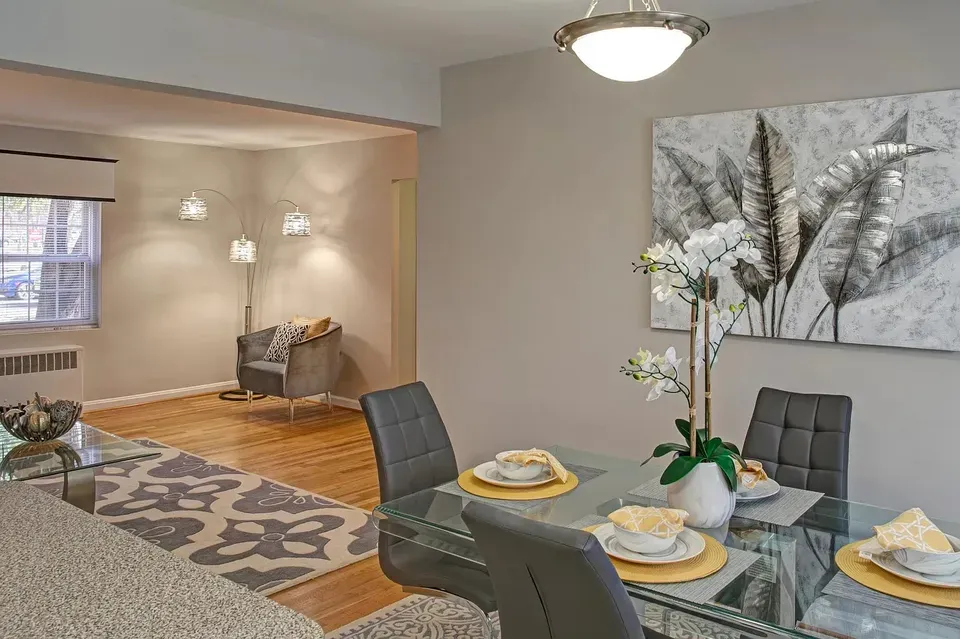 3 Bed 2 Bath Contemporary High-Rise Condo in Alexandria, VA - 2