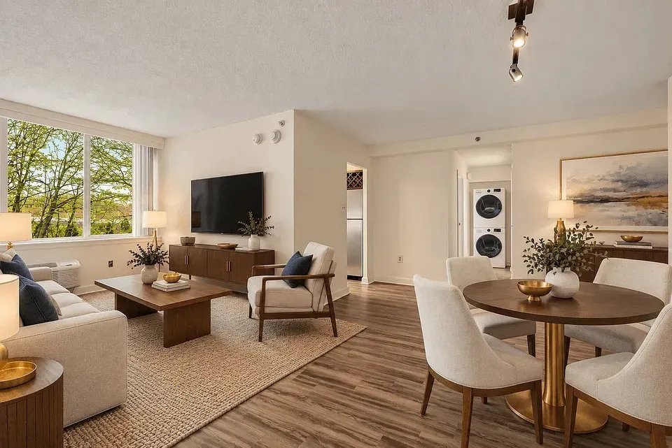 3 Bed 2 Bath Contemporary High-Rise Condo in Alexandria, VA - 2