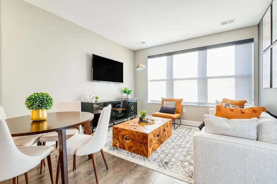 3 Bed 2 Bath Contemporary High-Rise Condo in Alexandria, VA - 5