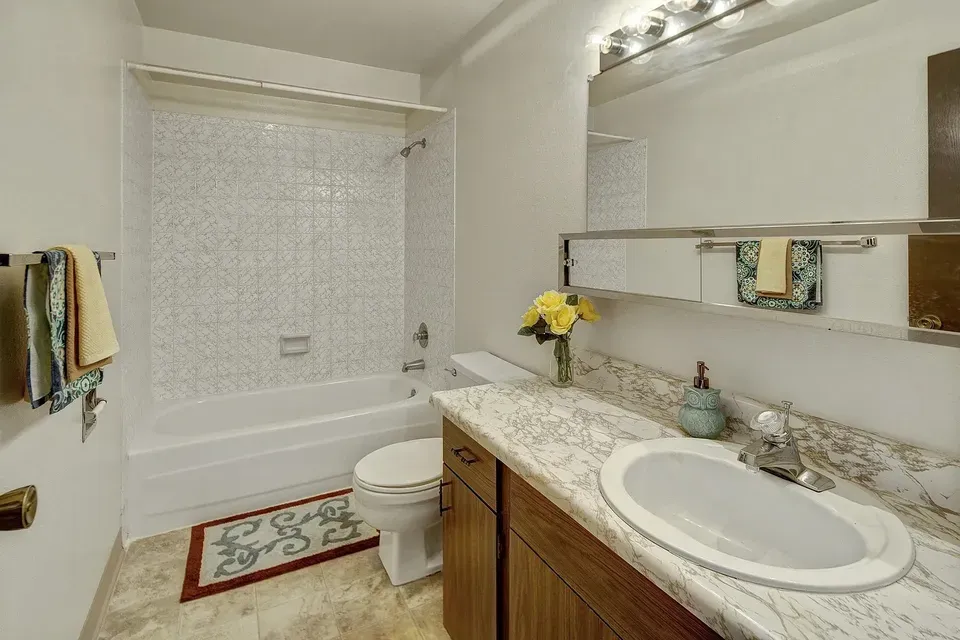 3 Bed 2 Bath Contemporary High-Rise Condo in Anchorage, AK - 4