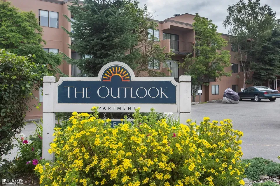 3 Bed 2 Bath Contemporary High-Rise Condo in Anchorage, AK - 1