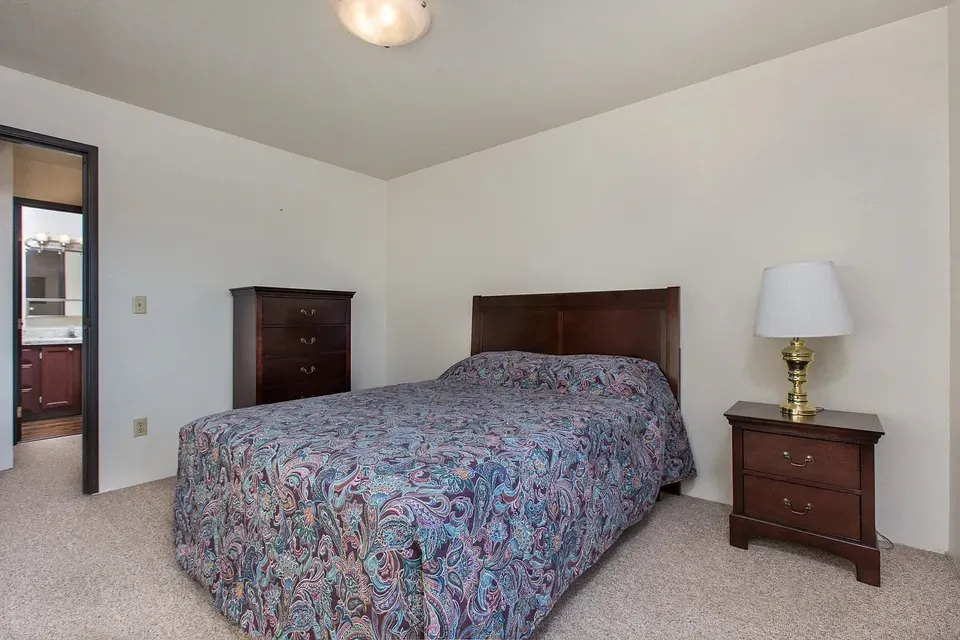 3 Bed 2 Bath Contemporary High-Rise Condo in Anchorage, AK - 5