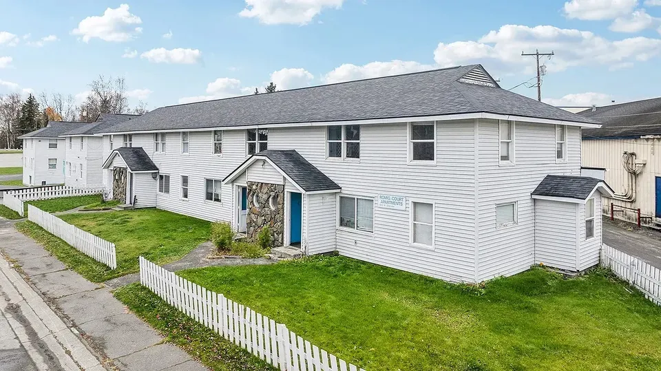 3 Bed 2 Bath Contemporary High-Rise Condo in Anchorage, AK - 2