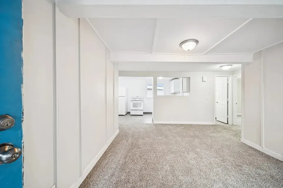 3 Bed 2 Bath Contemporary High-Rise Condo in Anchorage, AK - 5