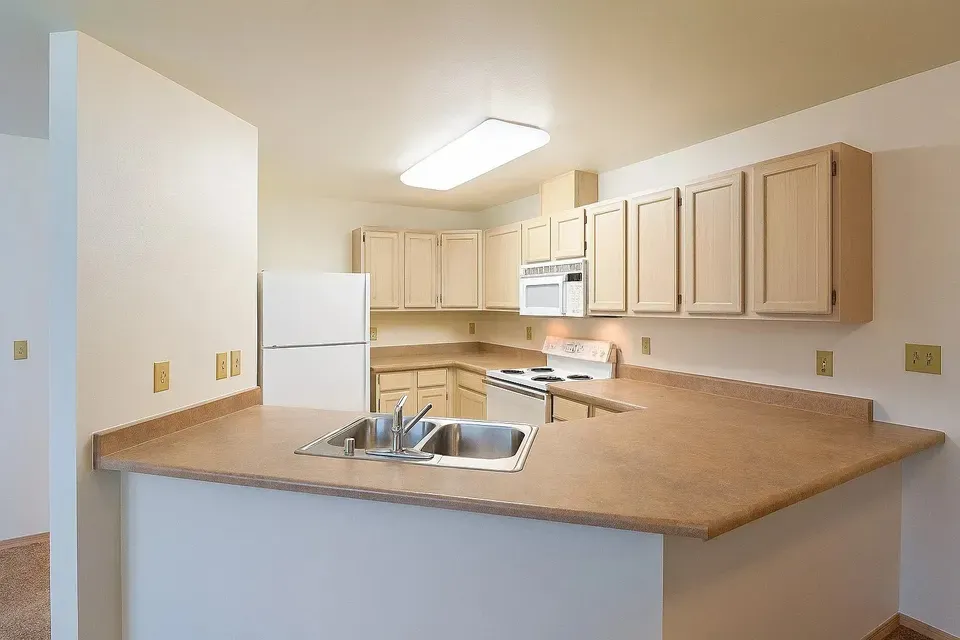3 Bed 2 Bath Contemporary High-Rise Condo in Anchorage, AK - 2