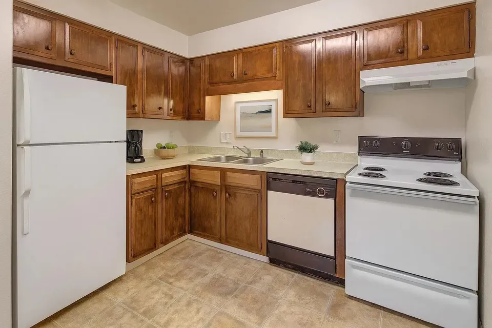 3 Bed 2 Bath Contemporary High-Rise Condo in Anchorage, AK - 2