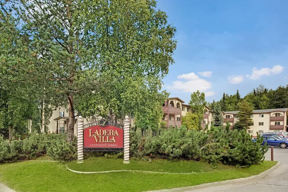 3 Bed 2 Bath Contemporary High-Rise Condo in Anchorage, AK - 2