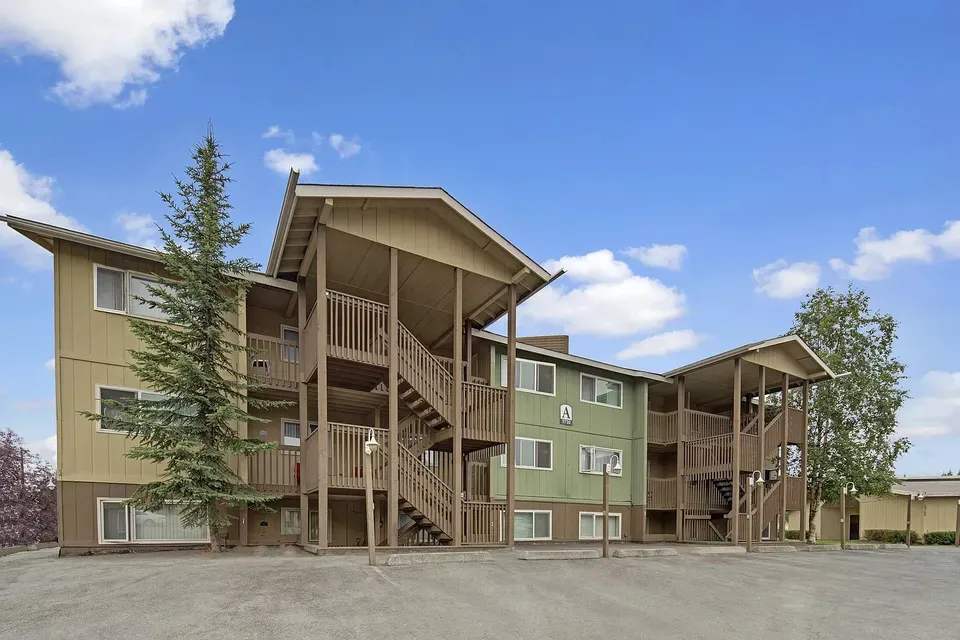 3 Bed 2 Bath Contemporary High-Rise Condo in Anchorage, AK - 2