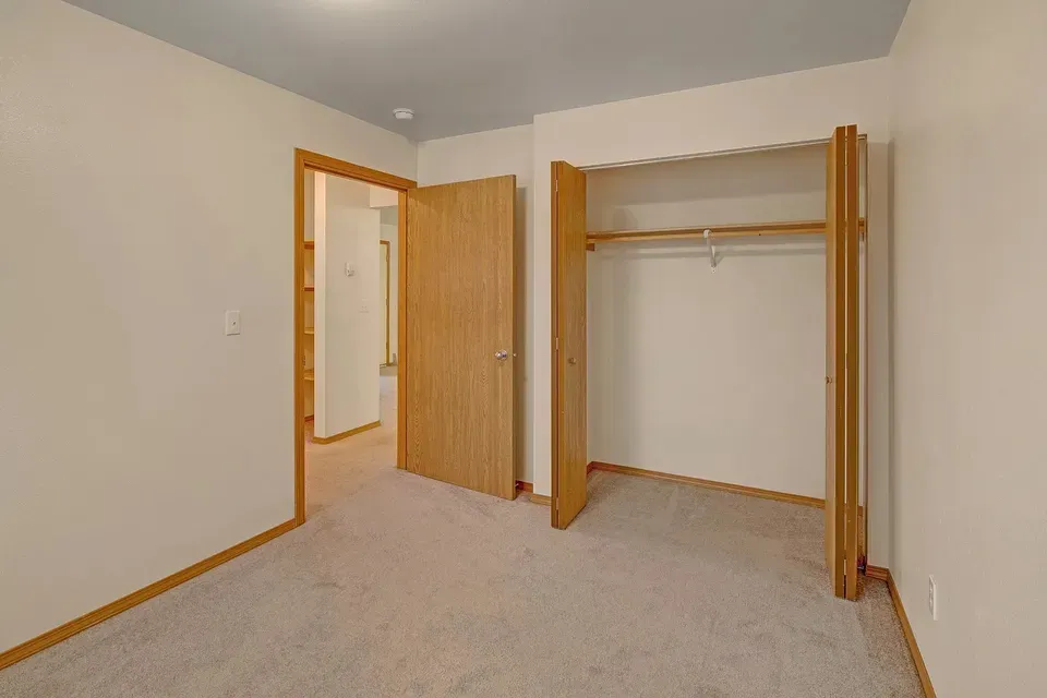 3 Bed 2 Bath Contemporary High-Rise Condo in Anchorage, AK - 5