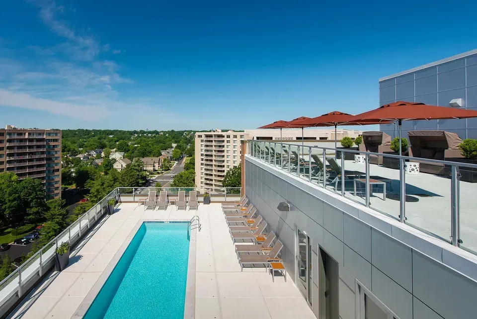 3 Bed 2 Bath Contemporary High-Rise Condo in Arlington, VA - 3