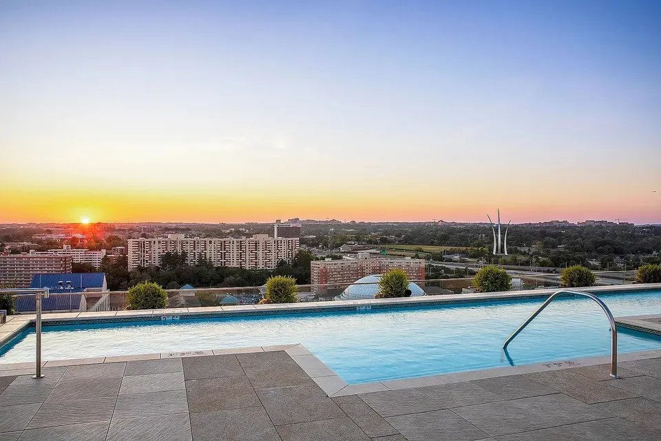 3 Bed 2 Bath Contemporary High-Rise Condo in Arlington, VA - 2