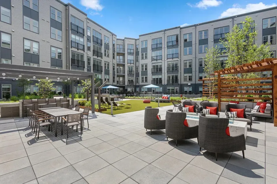 3 Bed 2 Bath Contemporary High-Rise Condo in Arlington, VA - 3