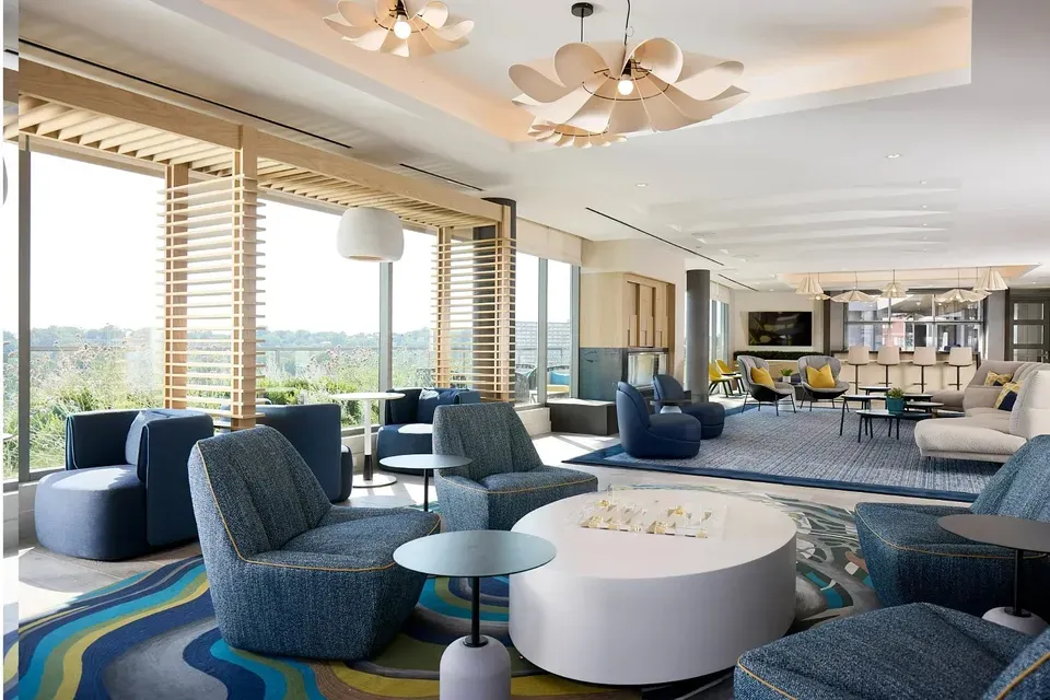 3 Bed 2 Bath Contemporary High-Rise Condo in Arlington, VA - 2