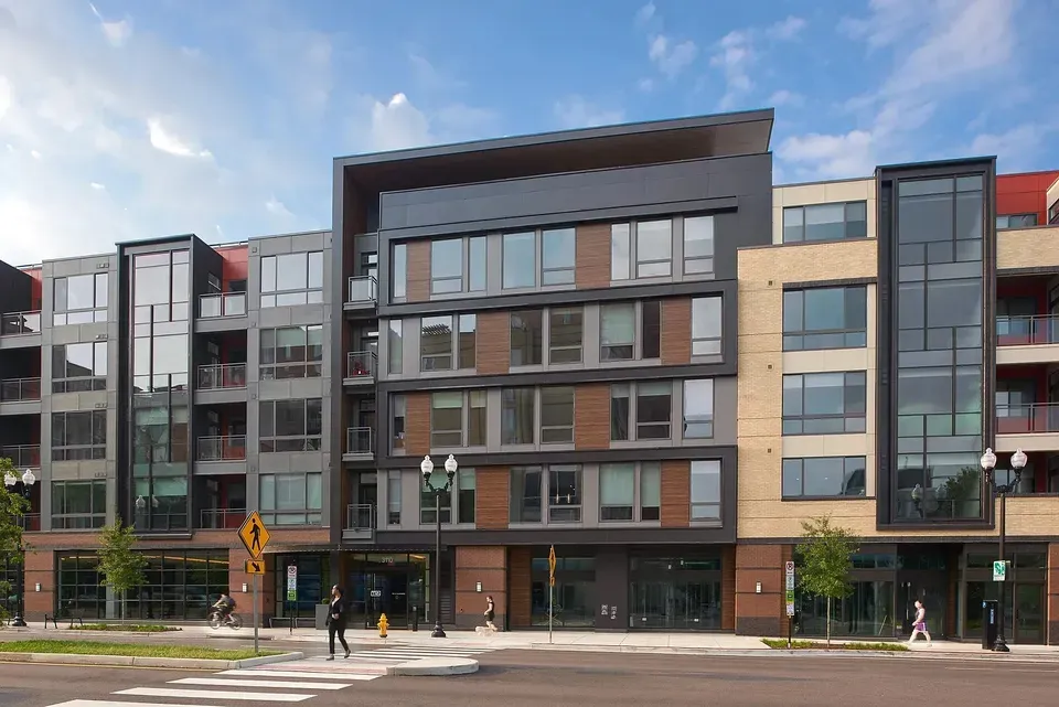 3 Bed 2 Bath Contemporary High-Rise Condo in Arlington, VA - 5