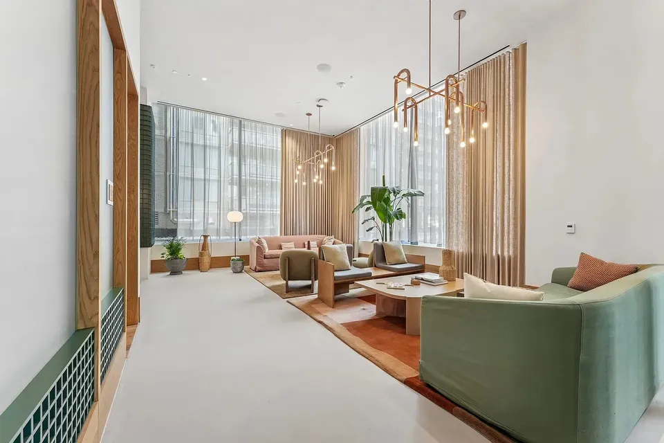 3 Bed 2 Bath Contemporary High-Rise Condo in Arlington, VA - 3