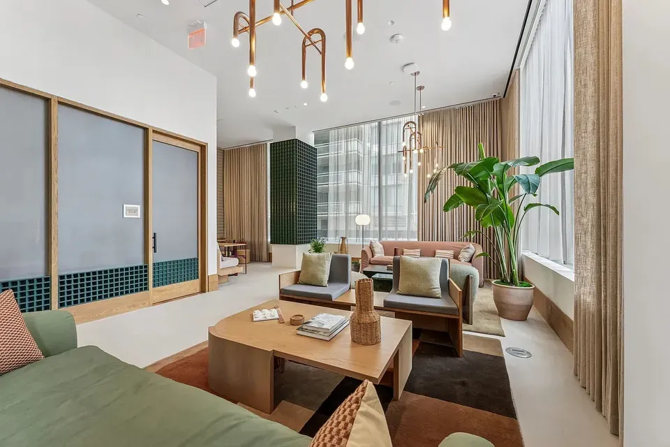 3 Bed 2 Bath Contemporary High-Rise Condo in Arlington, VA - 4