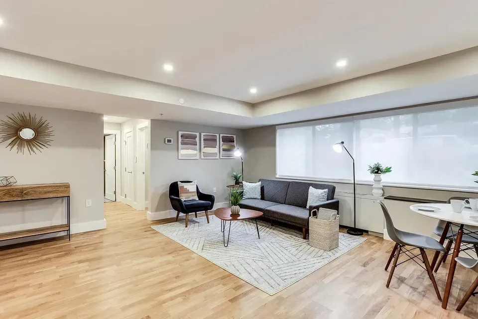 3 Bed 2 Bath Contemporary High-Rise Condo in Arlington, VA - 4