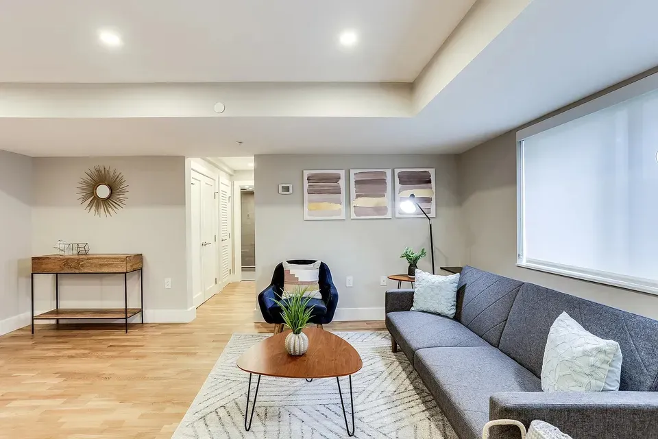 3 Bed 2 Bath Contemporary High-Rise Condo in Arlington, VA - 5