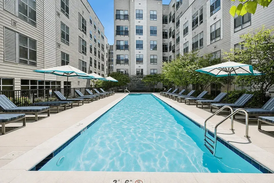 3 Bed 2 Bath Contemporary High-Rise Condo in Arlington, VA - 2