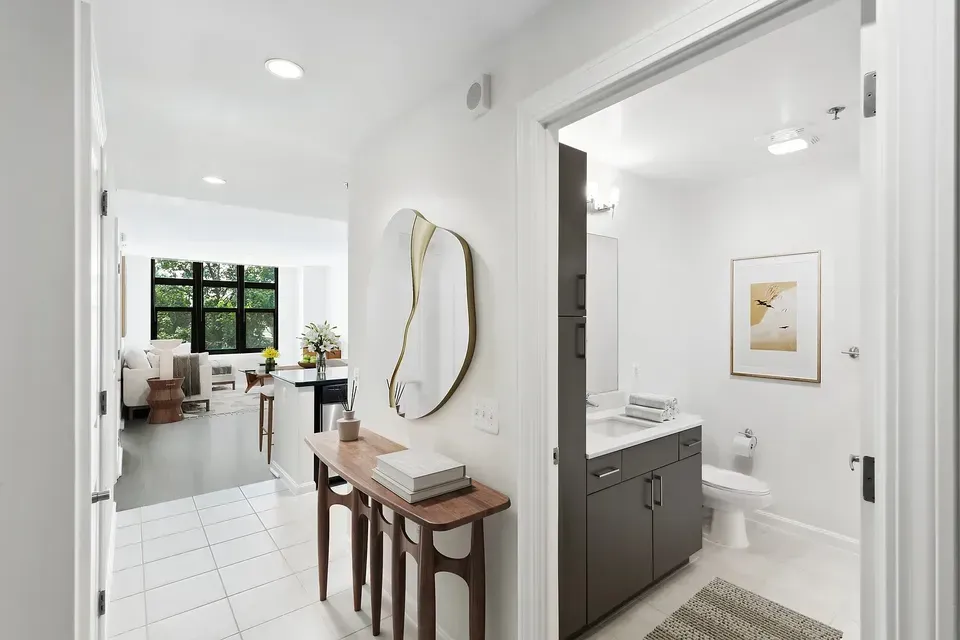 3 Bed 2 Bath Contemporary High-Rise Condo in Arlington, VA - 5
