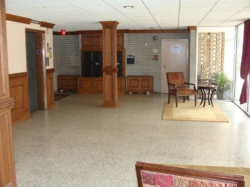 3 Bed 2 Bath Contemporary High-Rise Condo in Arlington, VA - 3