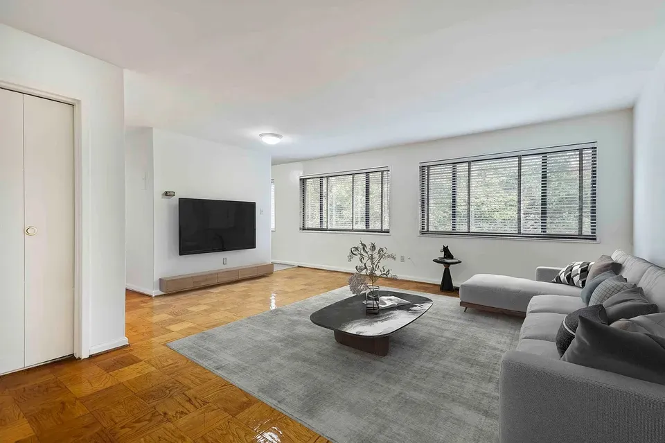 3 Bed 2 Bath Contemporary High-Rise Condo in Arlington, VA - 2