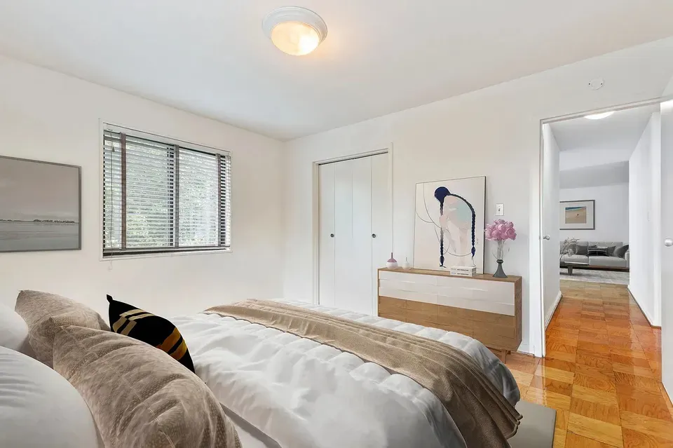 3 Bed 2 Bath Contemporary High-Rise Condo in Arlington, VA - 4