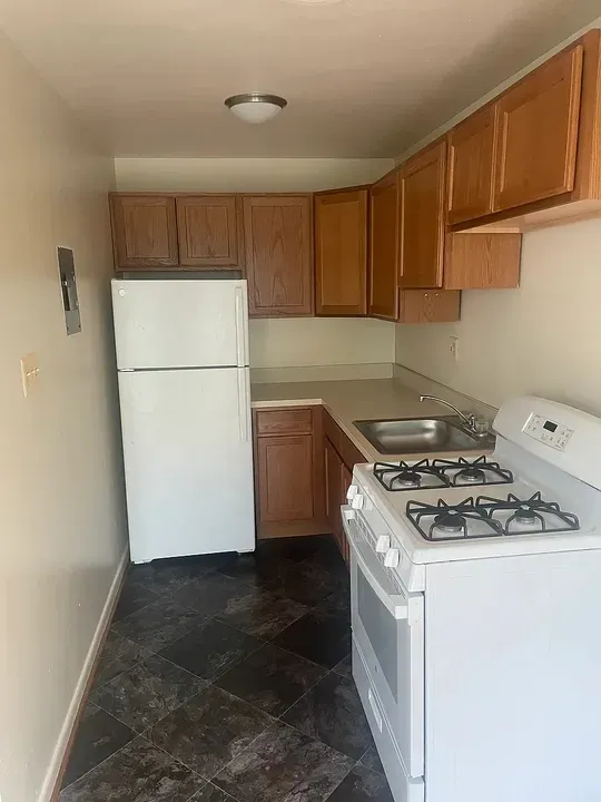 3 Bed 2 Bath Contemporary High-Rise Condo in Arlington, VA - 1