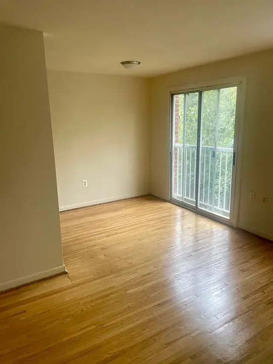 3 Bed 2 Bath Contemporary High-Rise Condo in Arlington, VA - 3