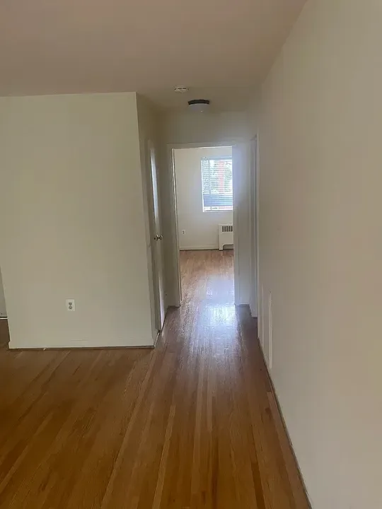 3 Bed 2 Bath Contemporary High-Rise Condo in Arlington, VA - 4