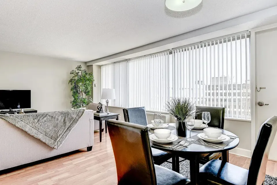 3 Bed 2 Bath Contemporary High-Rise Condo in Arlington, VA - 5