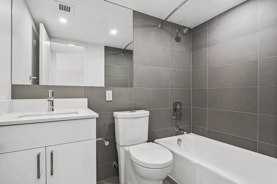 3 Bed 2 Bath Contemporary High-Rise Condo in Arlington, VA - 2