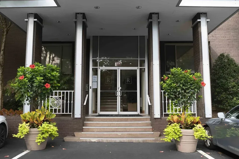 3 Bed 2 Bath Contemporary High-Rise Condo in Arlington, VA