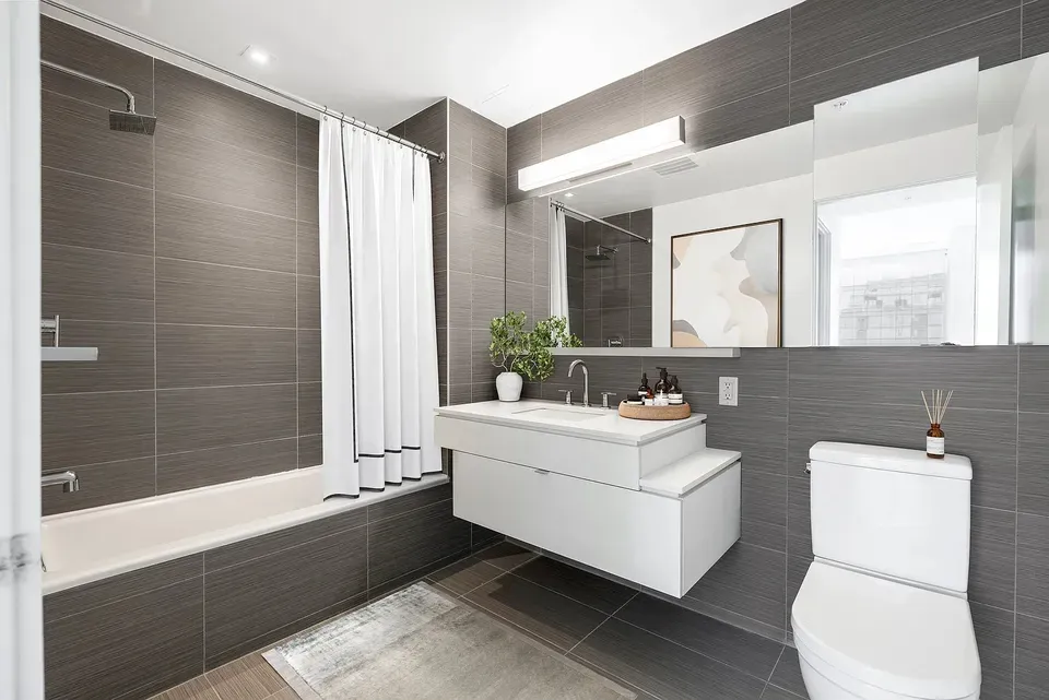 3 Bed 2 Bath Contemporary High-Rise Condo in Arlington, VA - 5