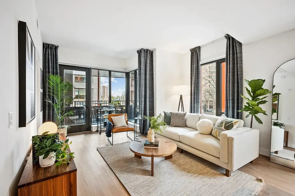 3 Bed 2 Bath Contemporary High-Rise Condo in Arlington, VA - 2