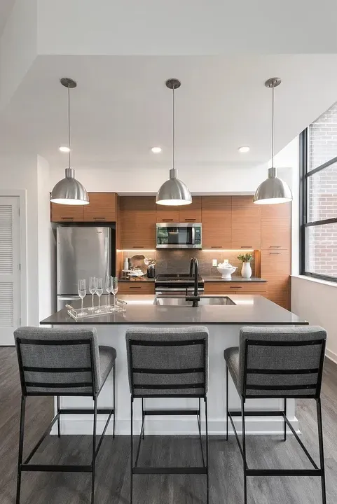 3 Bed 2 Bath Contemporary High-Rise Condo in Arlington, VA - 2