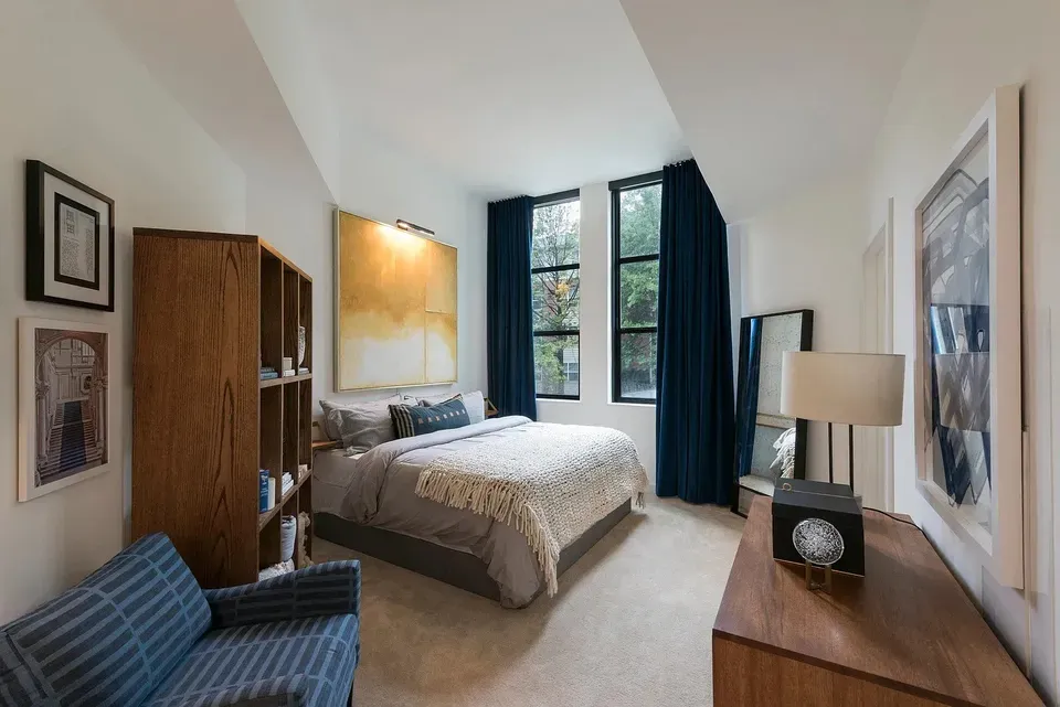 3 Bed 2 Bath Contemporary High-Rise Condo in Arlington, VA - 4