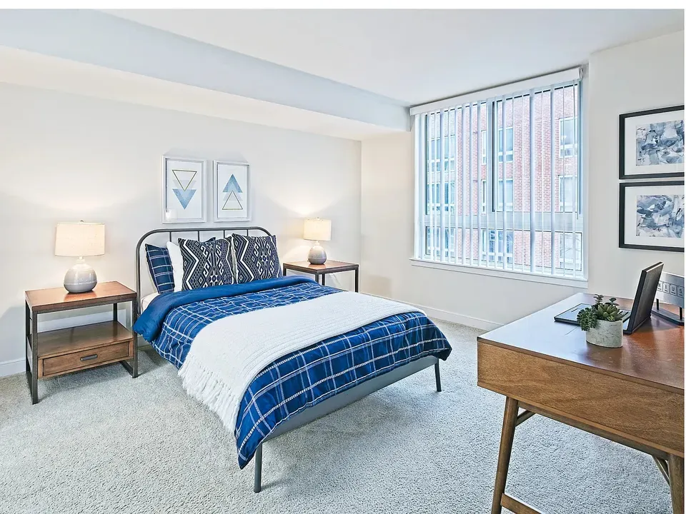 3 Bed 2 Bath Contemporary High-Rise Condo in Arlington, VA - 4