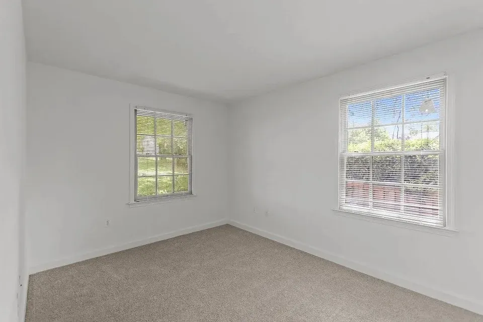 3 Bed 2 Bath Contemporary High-Rise Condo in Arlington, VA - 4