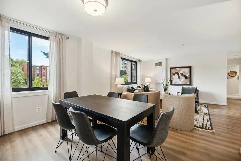 3 Bed 2 Bath Contemporary High-Rise Condo in Arlington, VA - 3