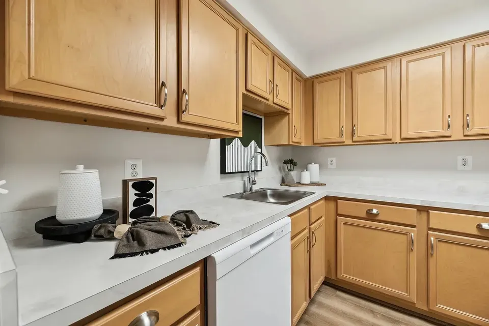 3 Bed 2 Bath Contemporary High-Rise Condo in Arlington, VA - 5